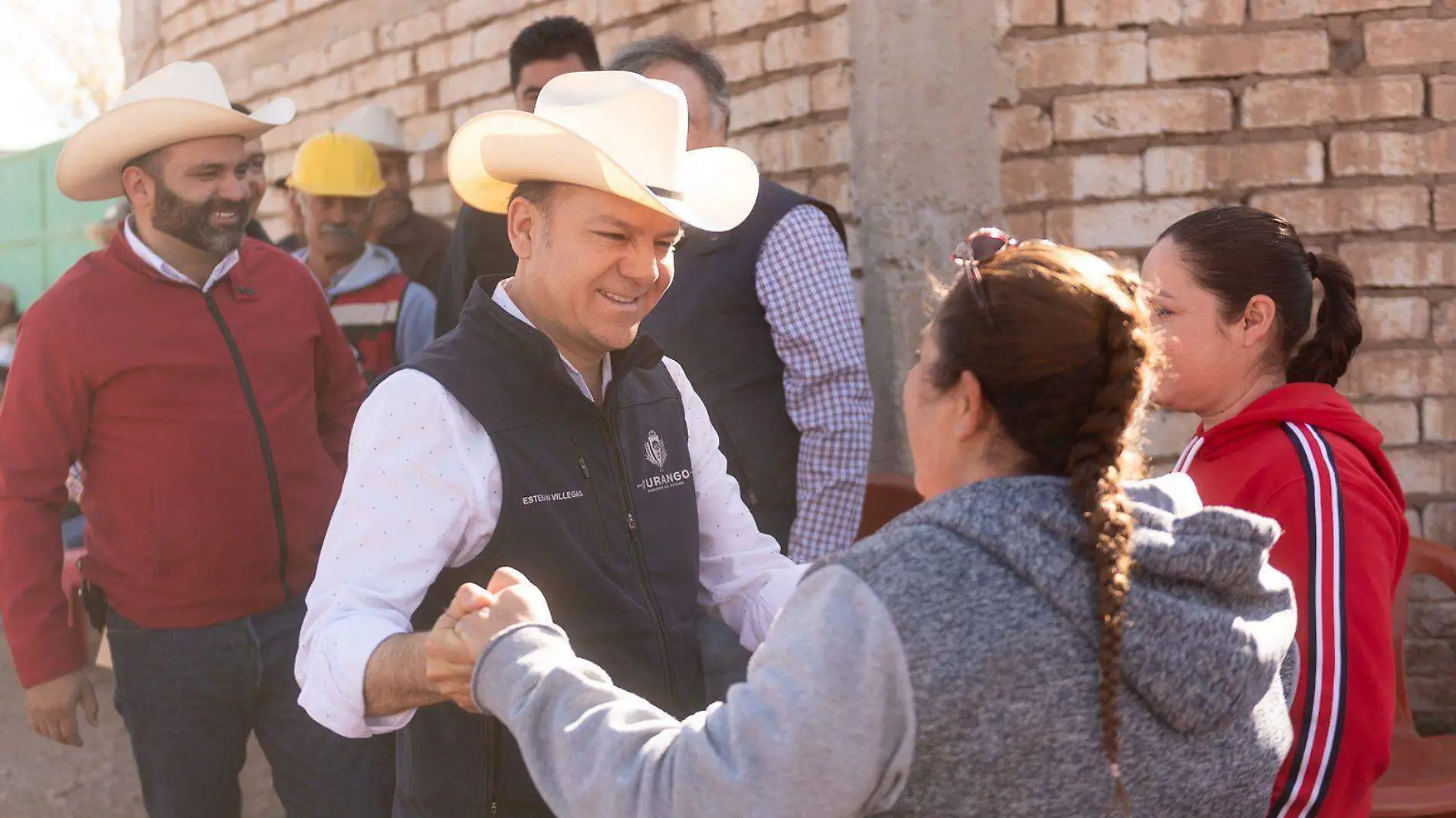 Lleva Gobierno Estatal que encabeza Esteban, apoyos invernales a comunidades de San Juan del Río (2)